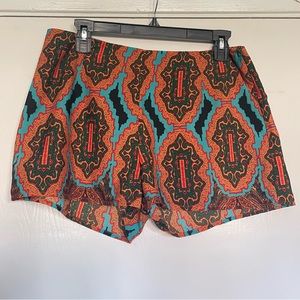 NWOT Colorful Dress shorts with zipper L